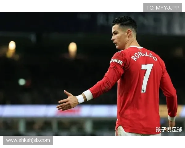 从巅峰到低谷被腰斩的足球明星们的悲惨命运与重生之路